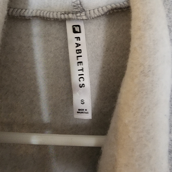 Fabletics waterfall fleece Sweater Vest size Small - Picture 7 of 8